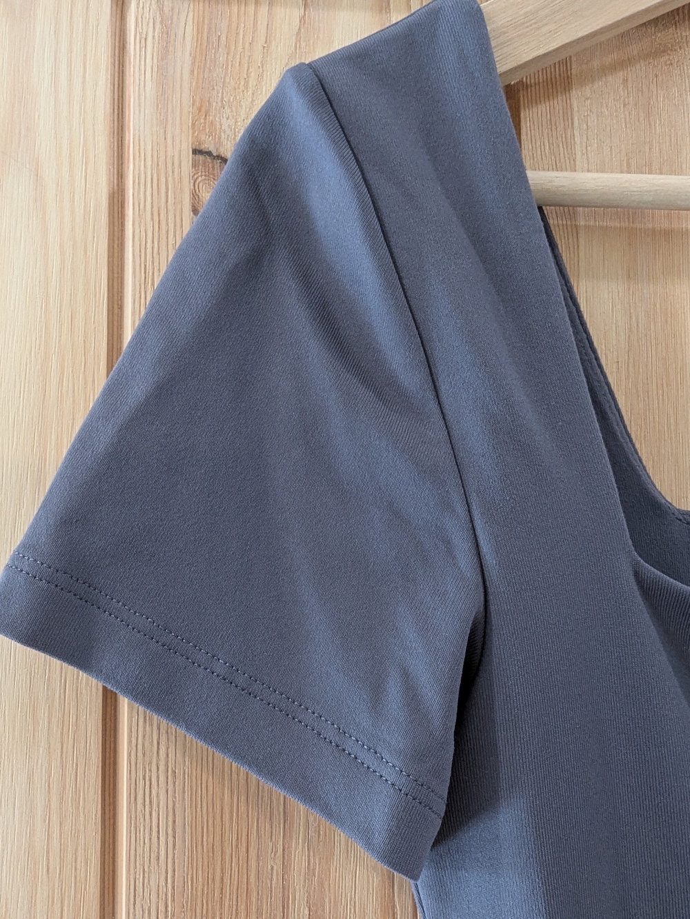 Babaton Square Neck Short Sleeve Crop Top - Picture 5 of 7
